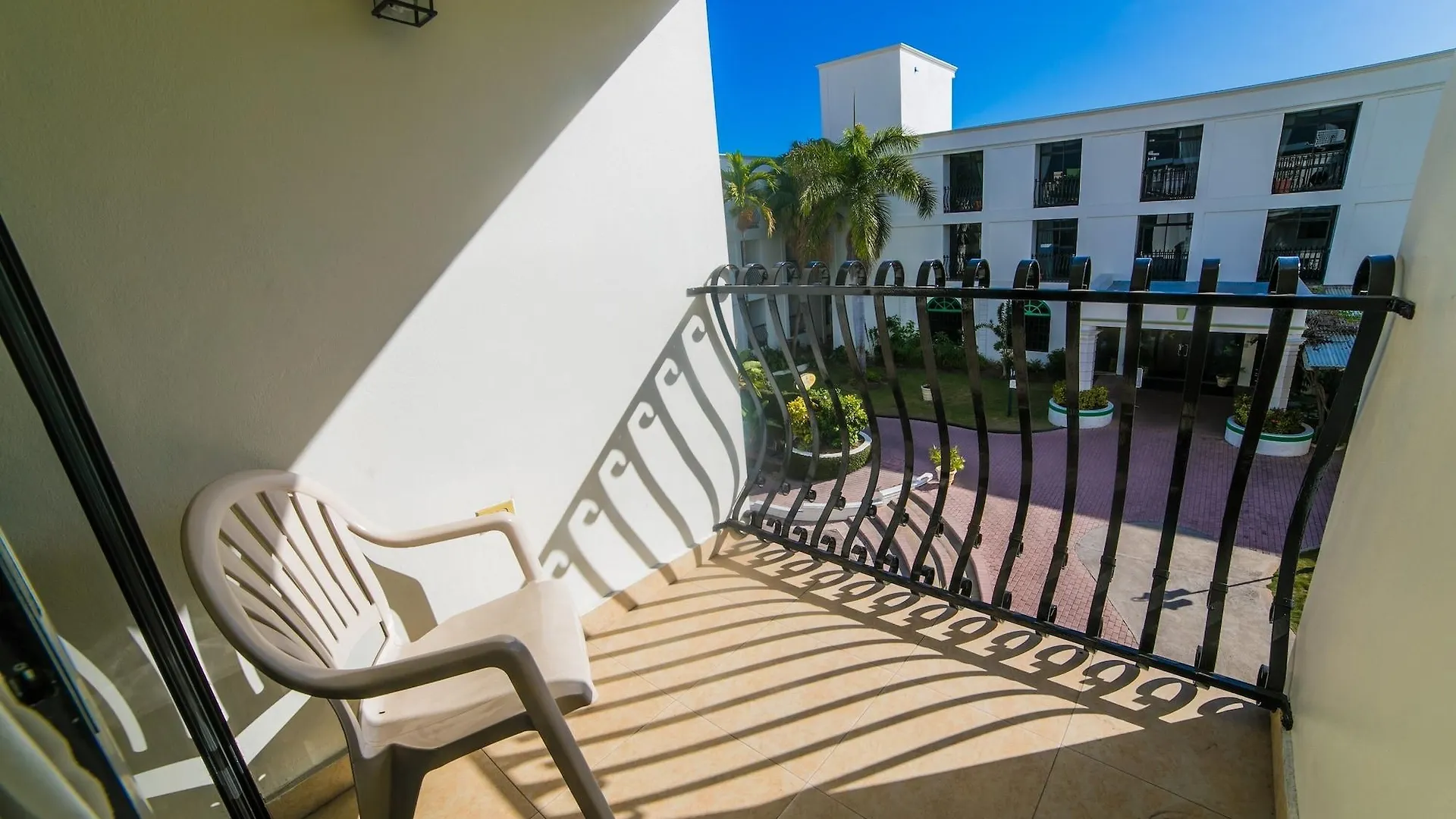 ***  The Knutsford Court Hotel Kingston Jamaïque